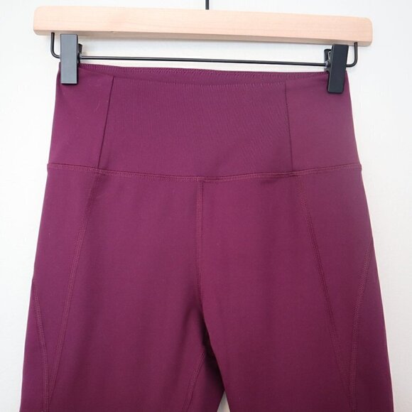 Girlfriend Collective Cropped Purple Berry Leggings Size Small - Picture 2 of 6